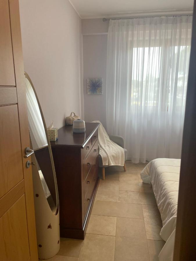 La Casa Di Flora Aeroporto Di Fiumicino Villa Luaran gambar