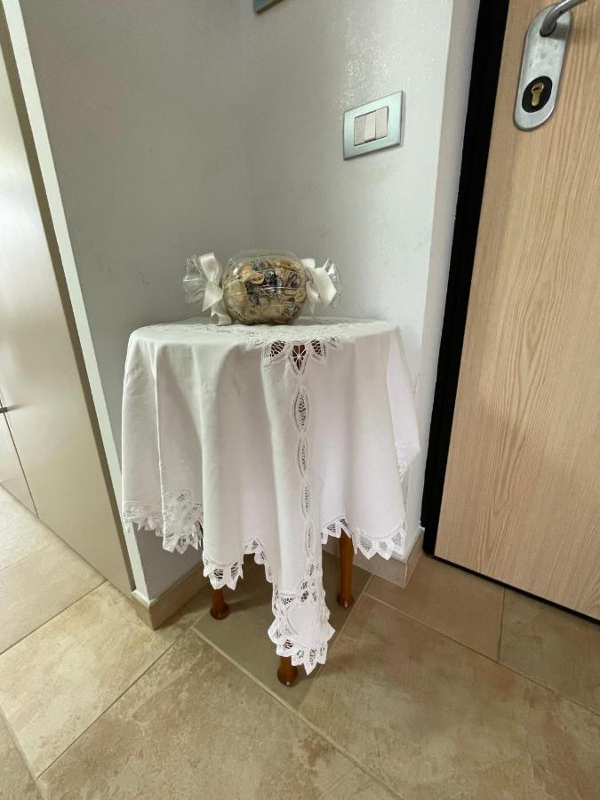 La Casa Di Flora Aeroporto Di Fiumicino Villa Luaran gambar