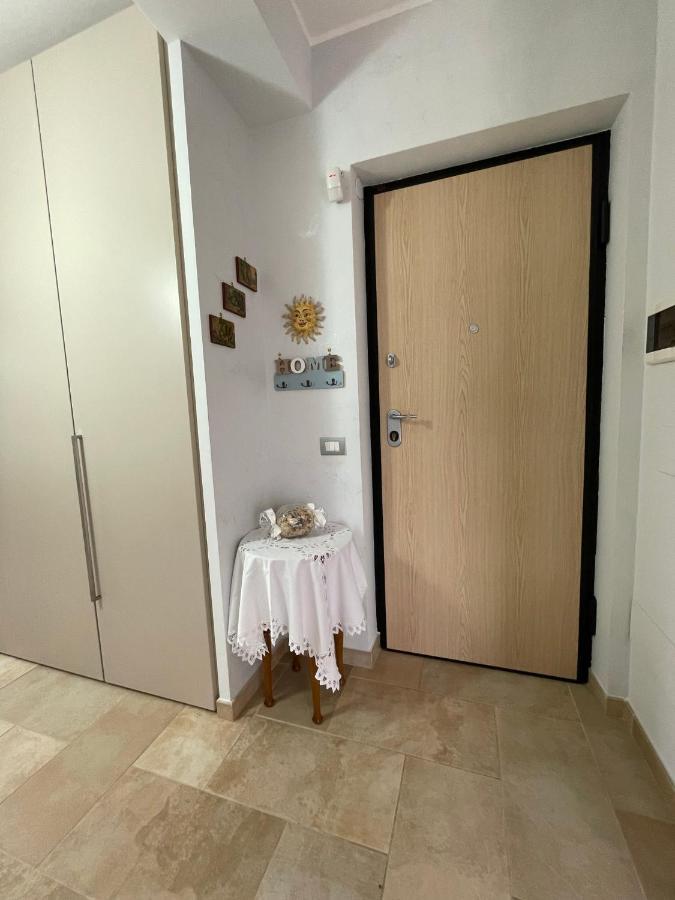 La Casa Di Flora Aeroporto Di Fiumicino Villa Luaran gambar